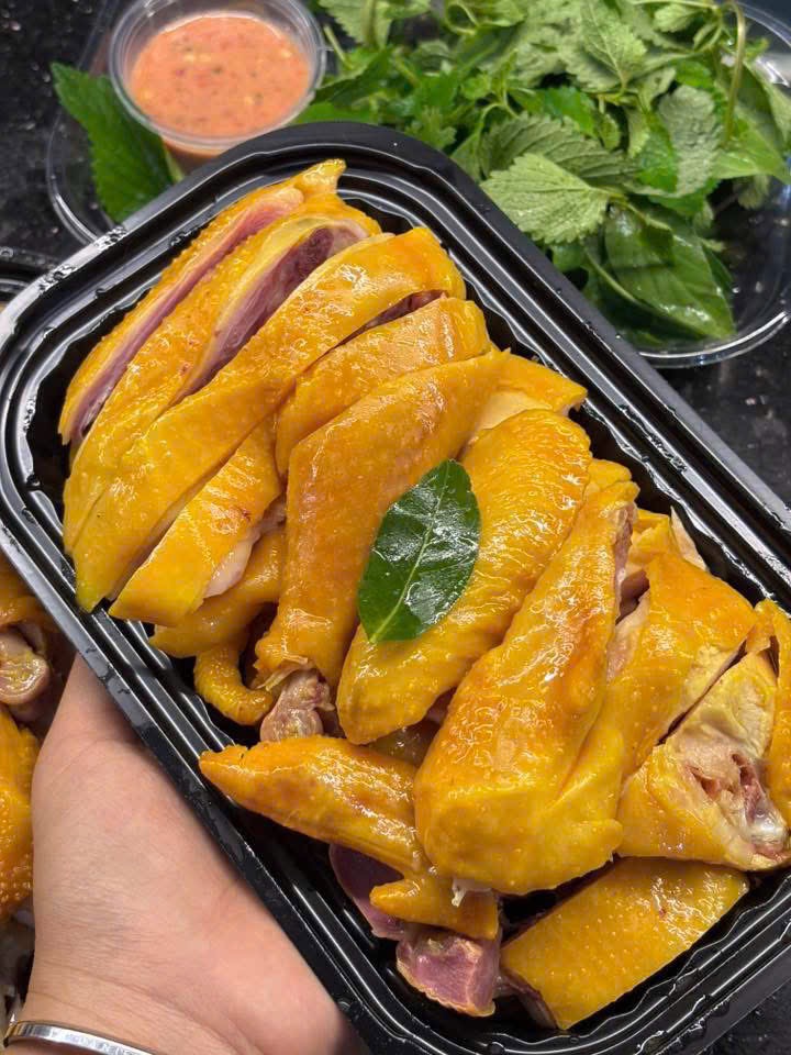 1/2 Gà Ủ Muối