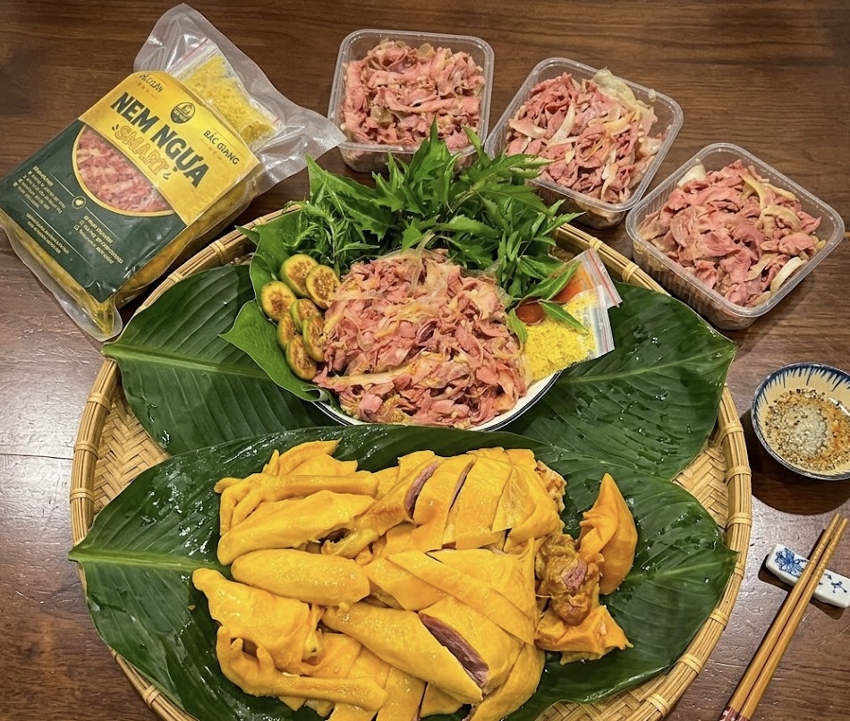 Set 4 (1 gà + 1 nem ngựa)